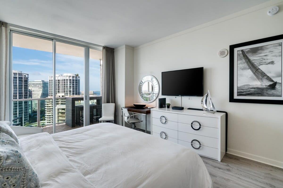 City View Balcony Steps From Restaurants, Peacock Park & Marina Miami Exterior photo